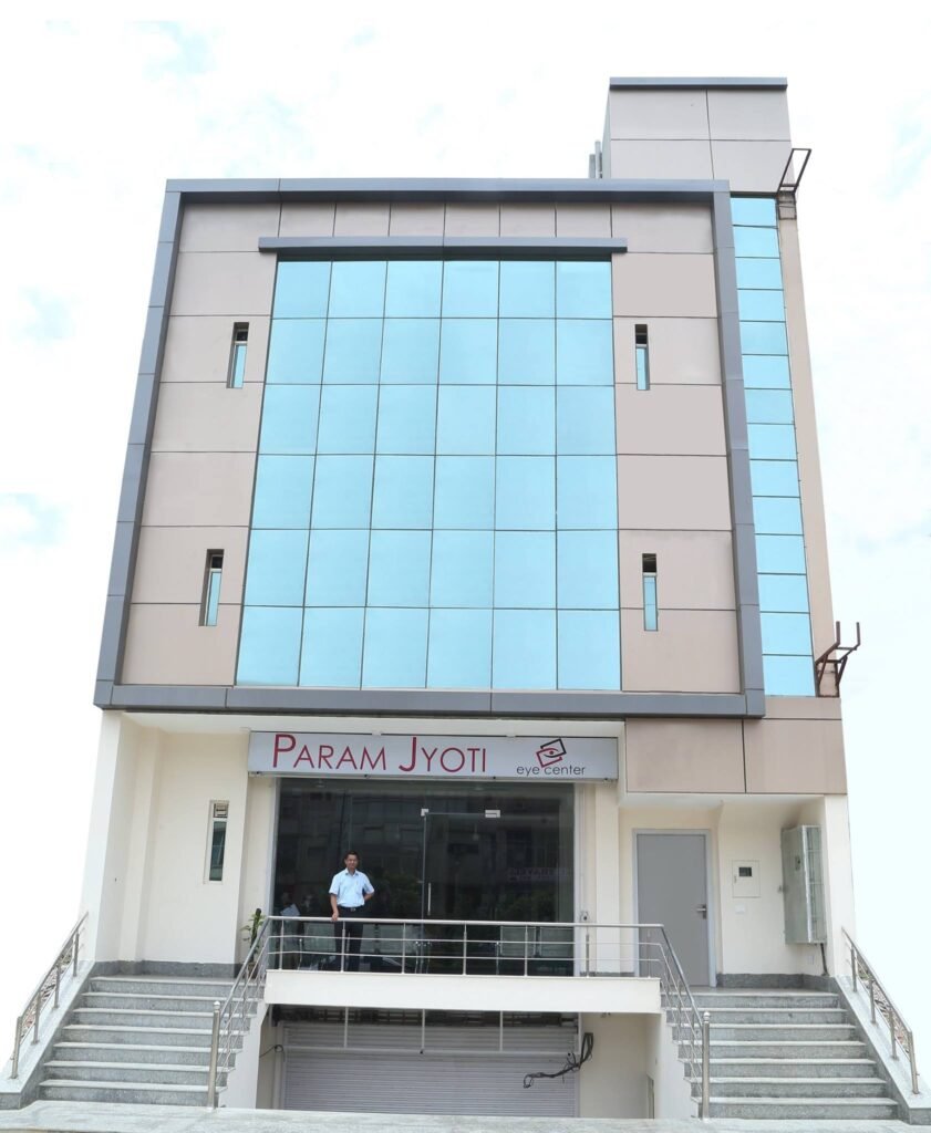 Param Jyoti Eye Center building front view in Ghaziabad, a NABH-certified eye hospital offering advanced cataract and LASIK treatments.