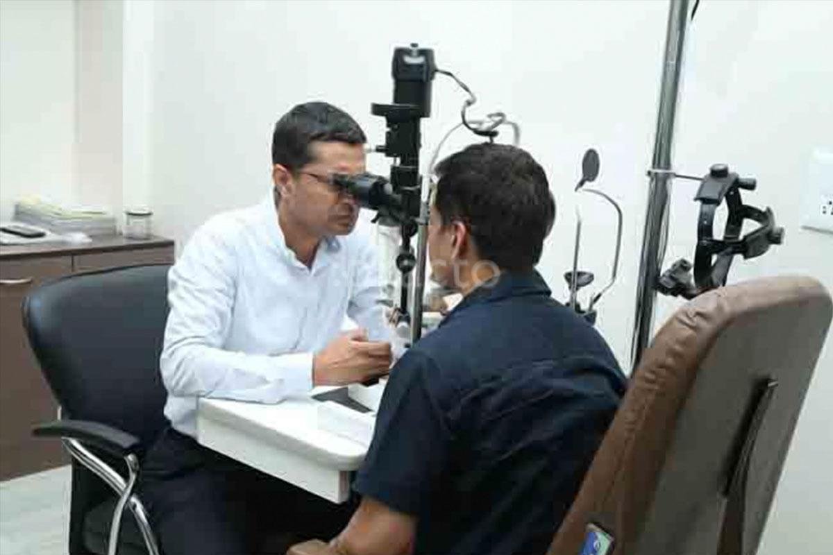 Dr. Maneesh Aggarwal,